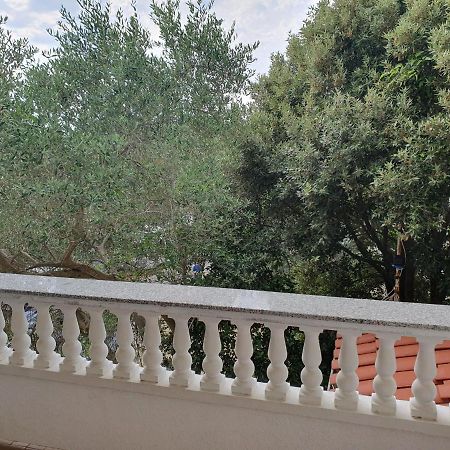 B&B Maestral Rab Раб Екстериор снимка