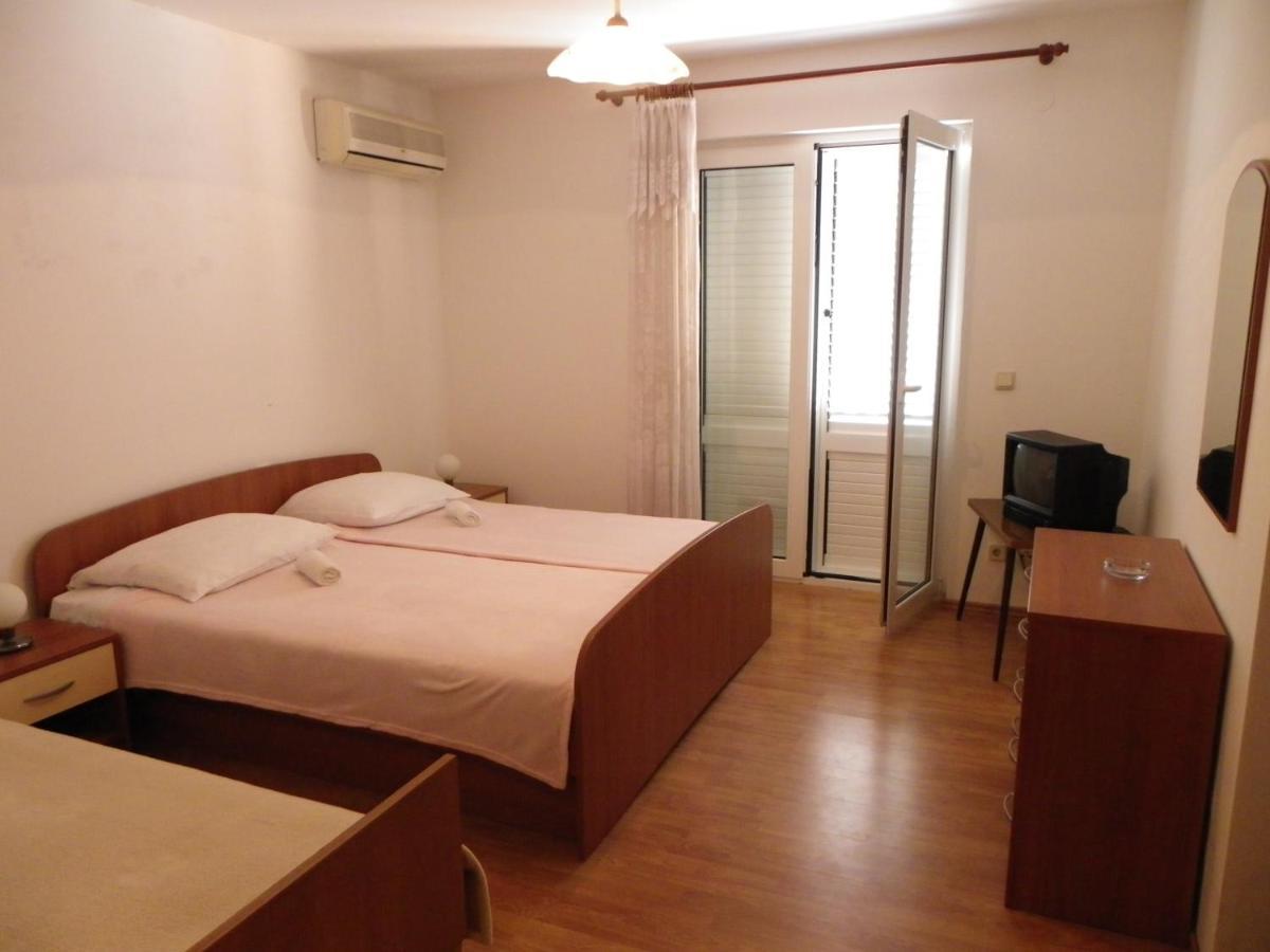 B&B Maestral Rab Раб Екстериор снимка