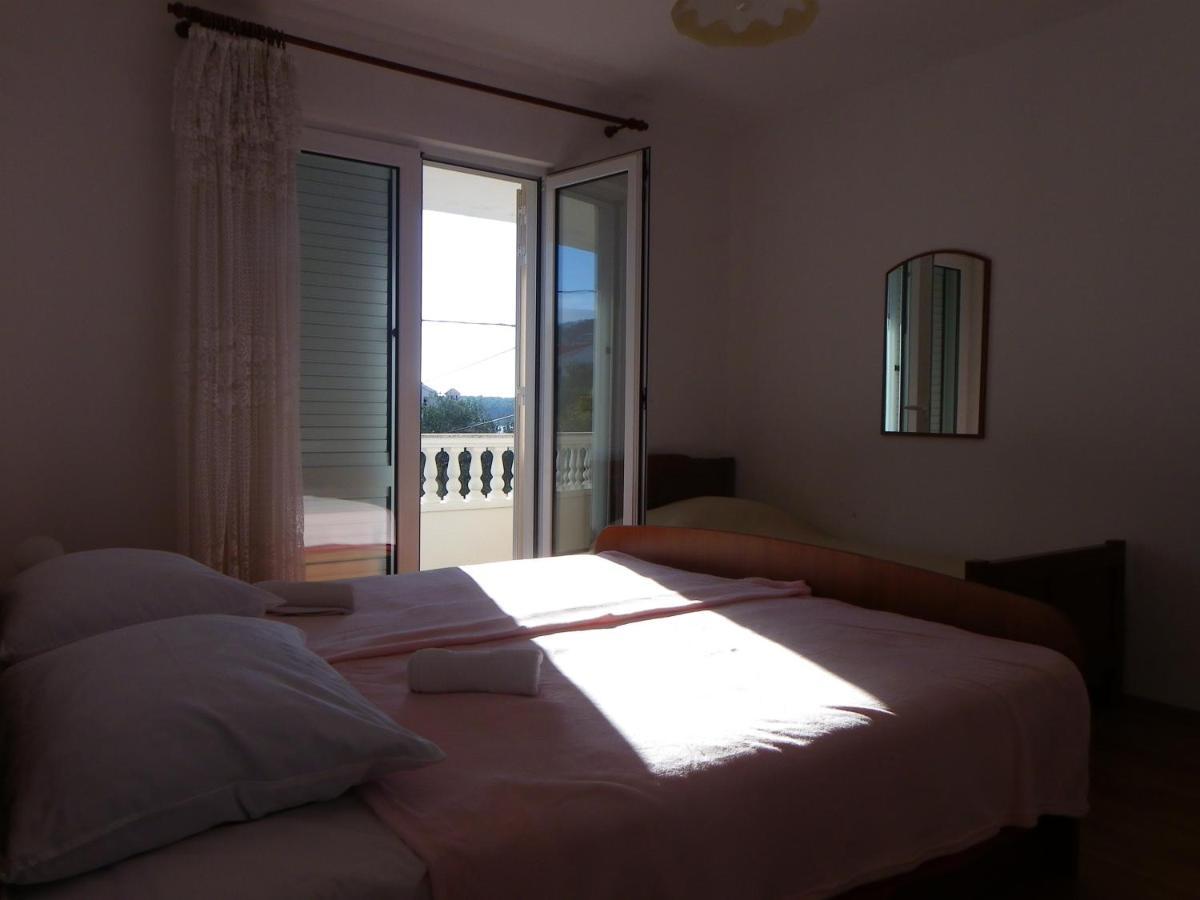 B&B Maestral Rab Раб Екстериор снимка