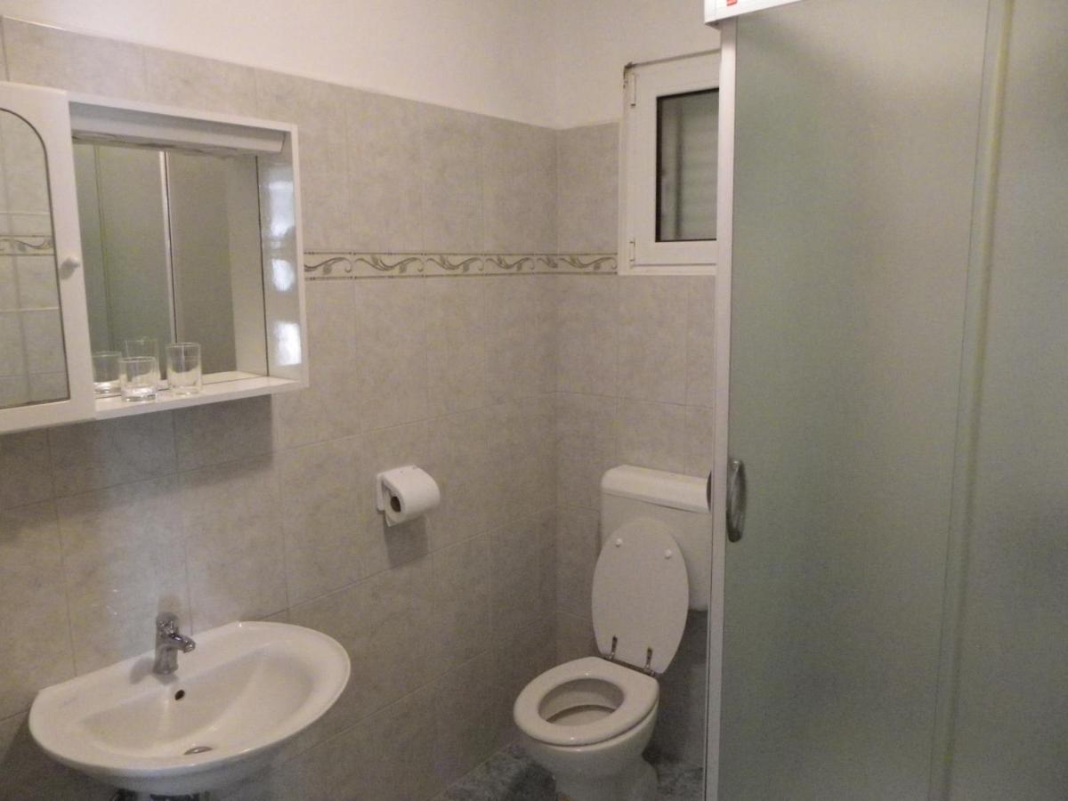 B&B Maestral Rab Раб Екстериор снимка