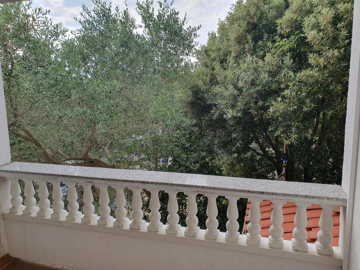 B&B Maestral Rab Раб Екстериор снимка